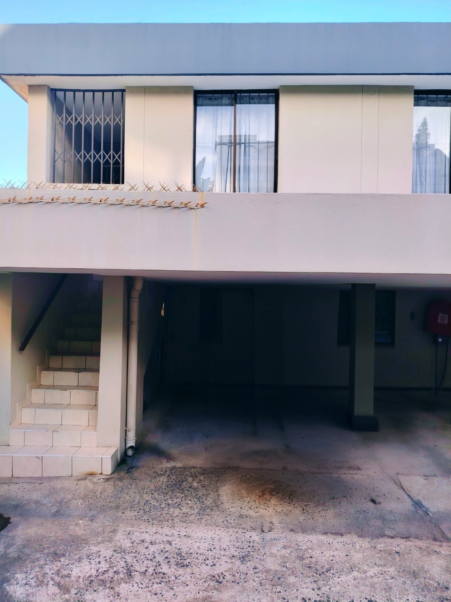 Apartment for sale in Manaba Beach, Margate, KwaZulu Natal, 111 m²