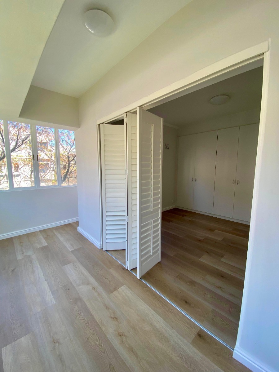 Apartment for rent in Sea Point, Cape Town, 64 m²