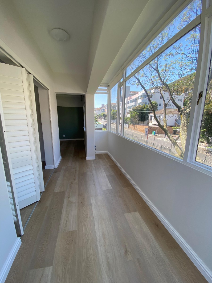 Apartment for rent in Sea Point, Cape Town, 64 m²