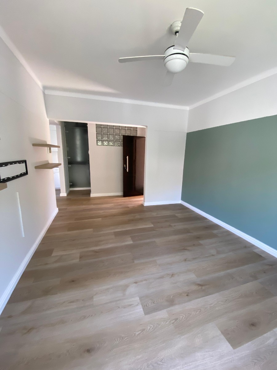 Apartment for rent in Sea Point, Cape Town, 64 m²