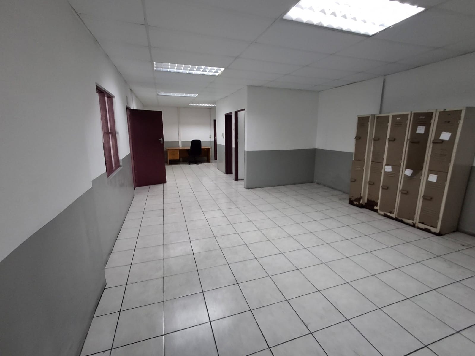 Warehouse for rent in Neave Industrial, Port Elizabeth, 555 m²