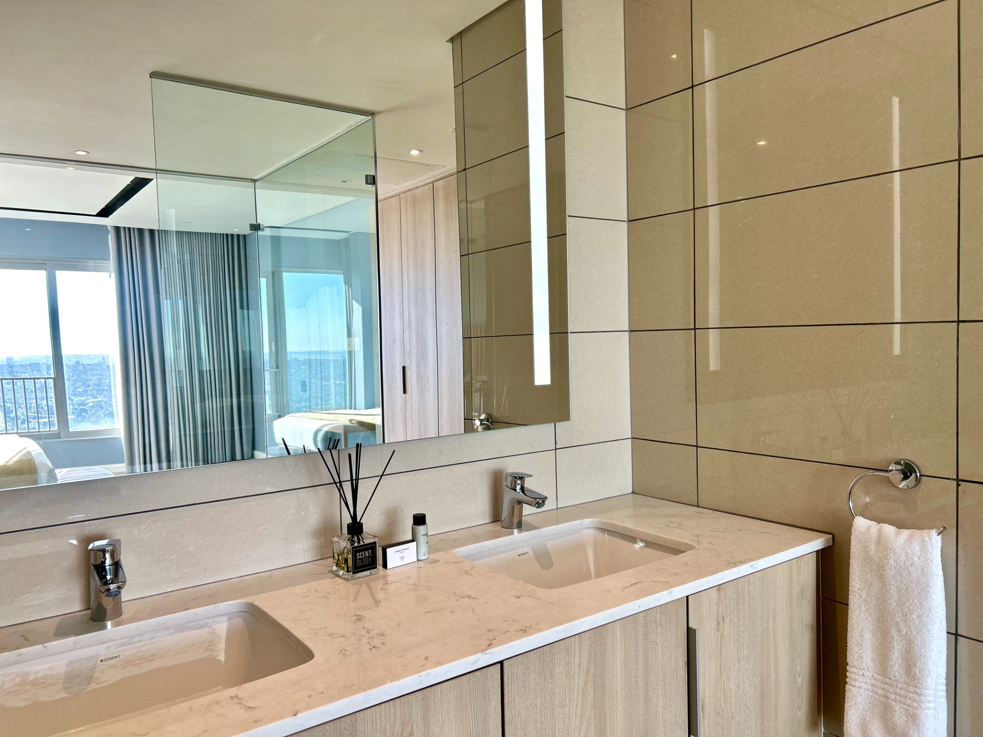 Apartment for rent in Sandton Central, Sandton, 256 m²