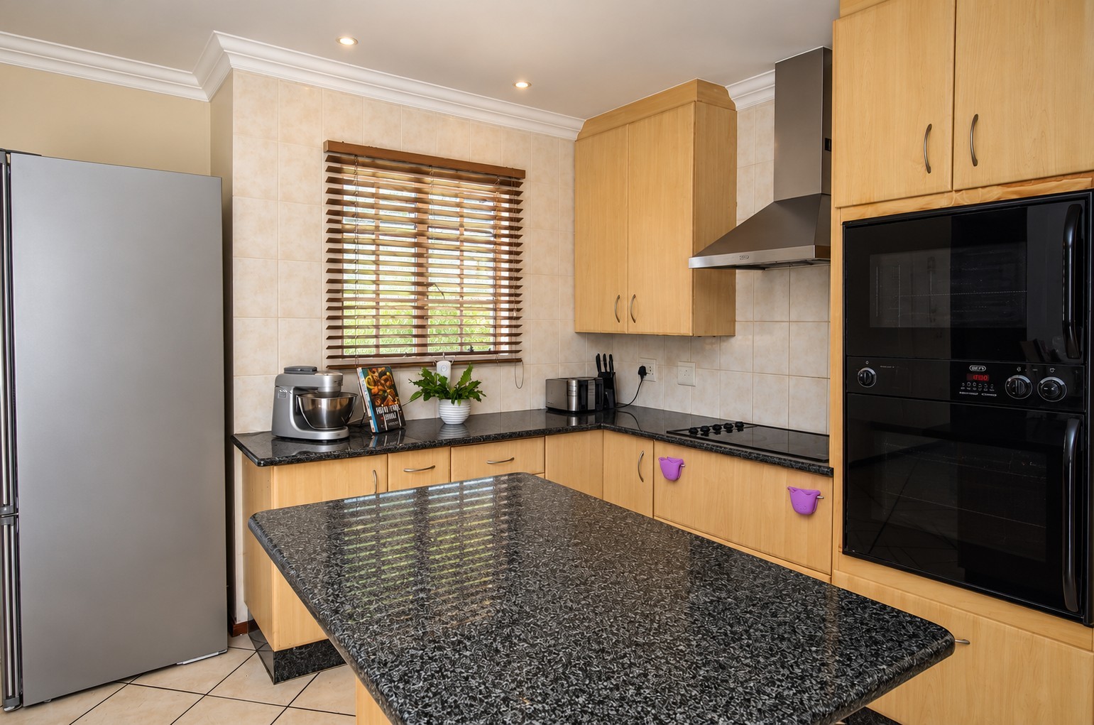House for sale in Honeydew Ridge, Roodepoort, 1672 m²
