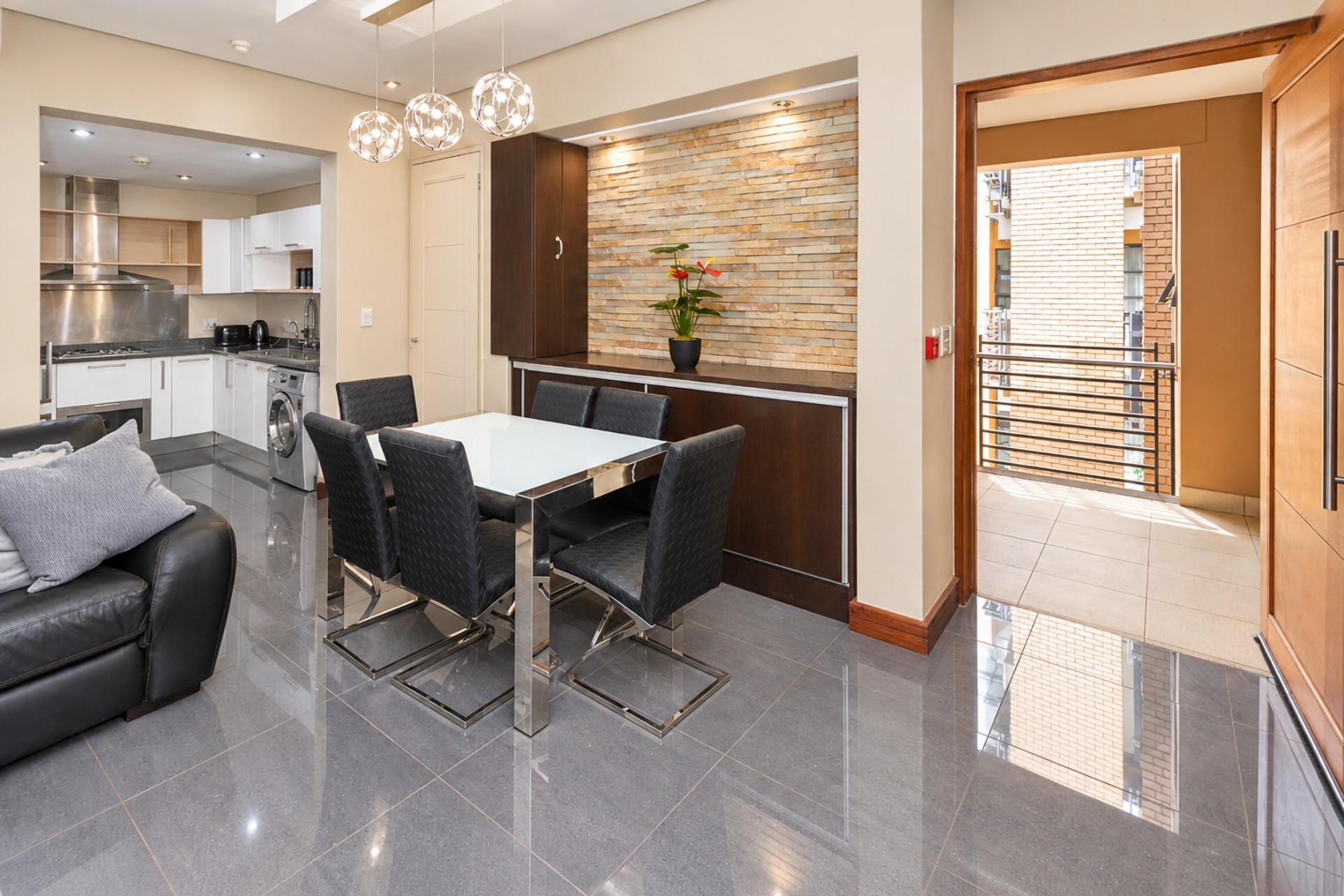 Apartment for rent in Melrose Arch, Johannesburg, 90 m²