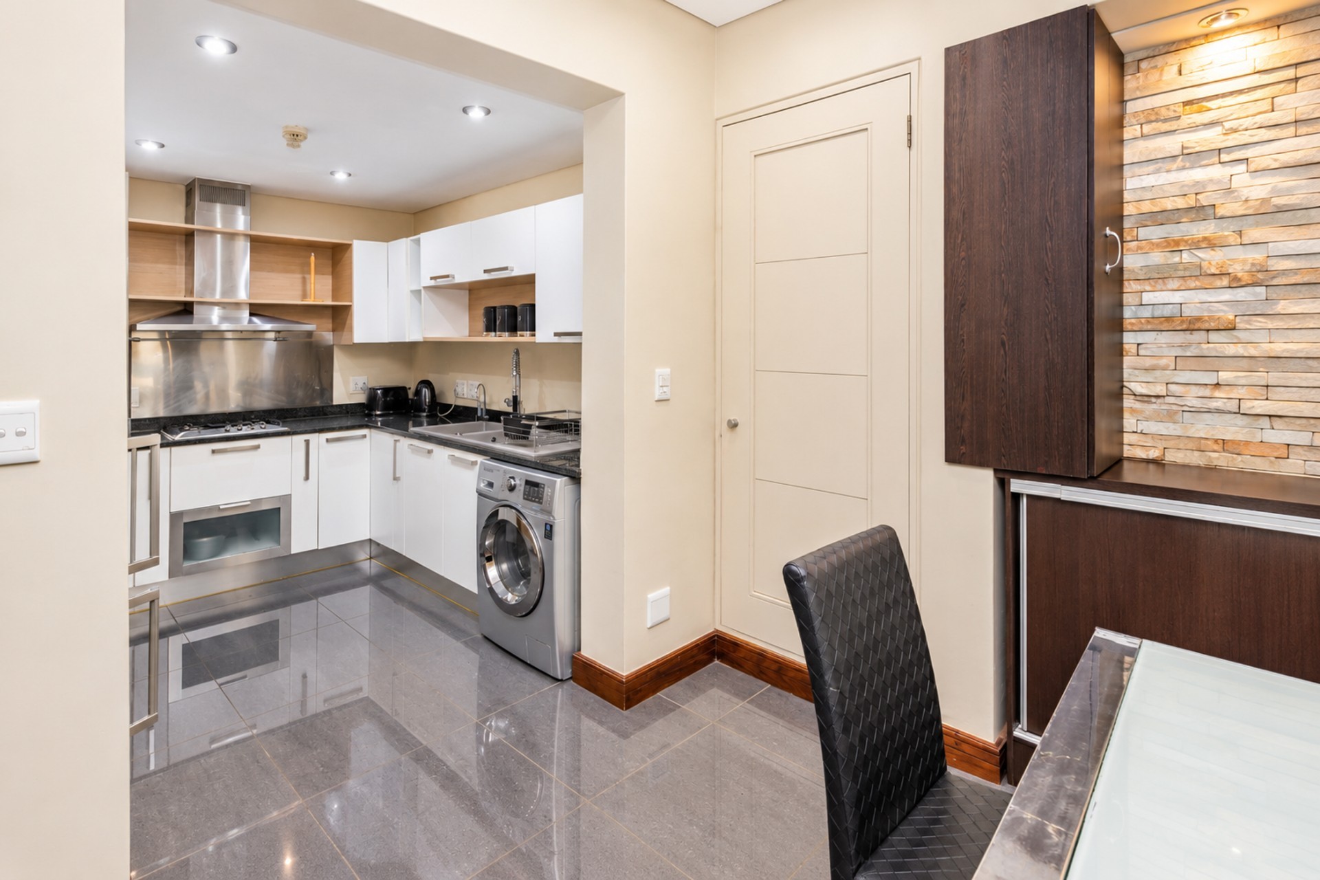 Apartment for rent in Melrose Arch, Johannesburg, 90 m²