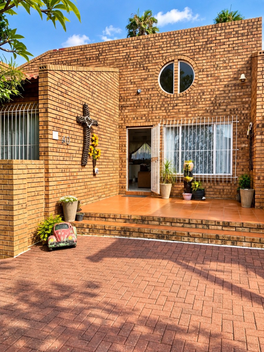 House for sale in Die Heuwel, Witbank, 617 m²