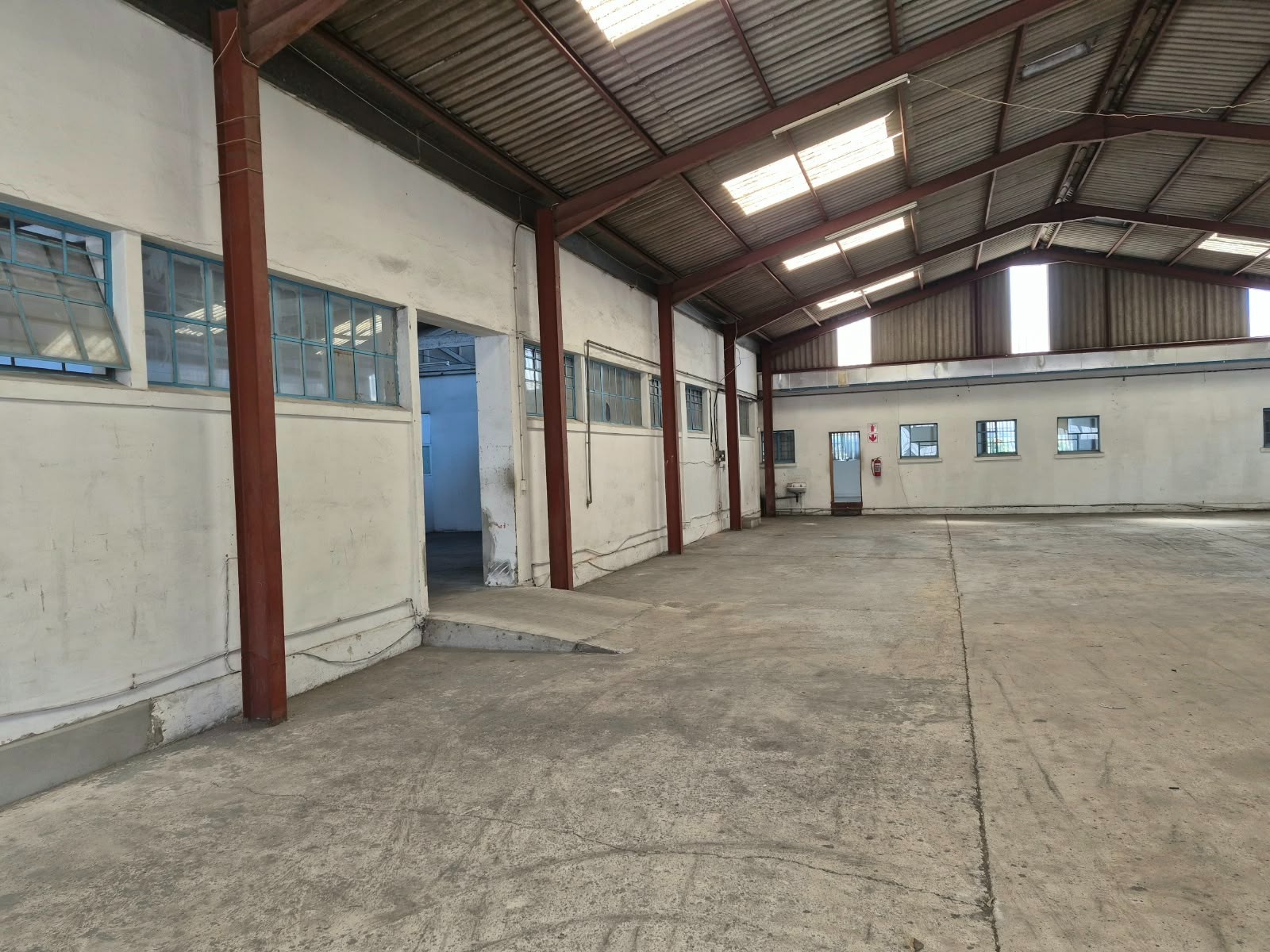 Warehouse for rent in Deal Party, Port Elizabeth, 134 Burman Road, Deal Party, Port Elizabeth, Eastern Cape, 927 m²