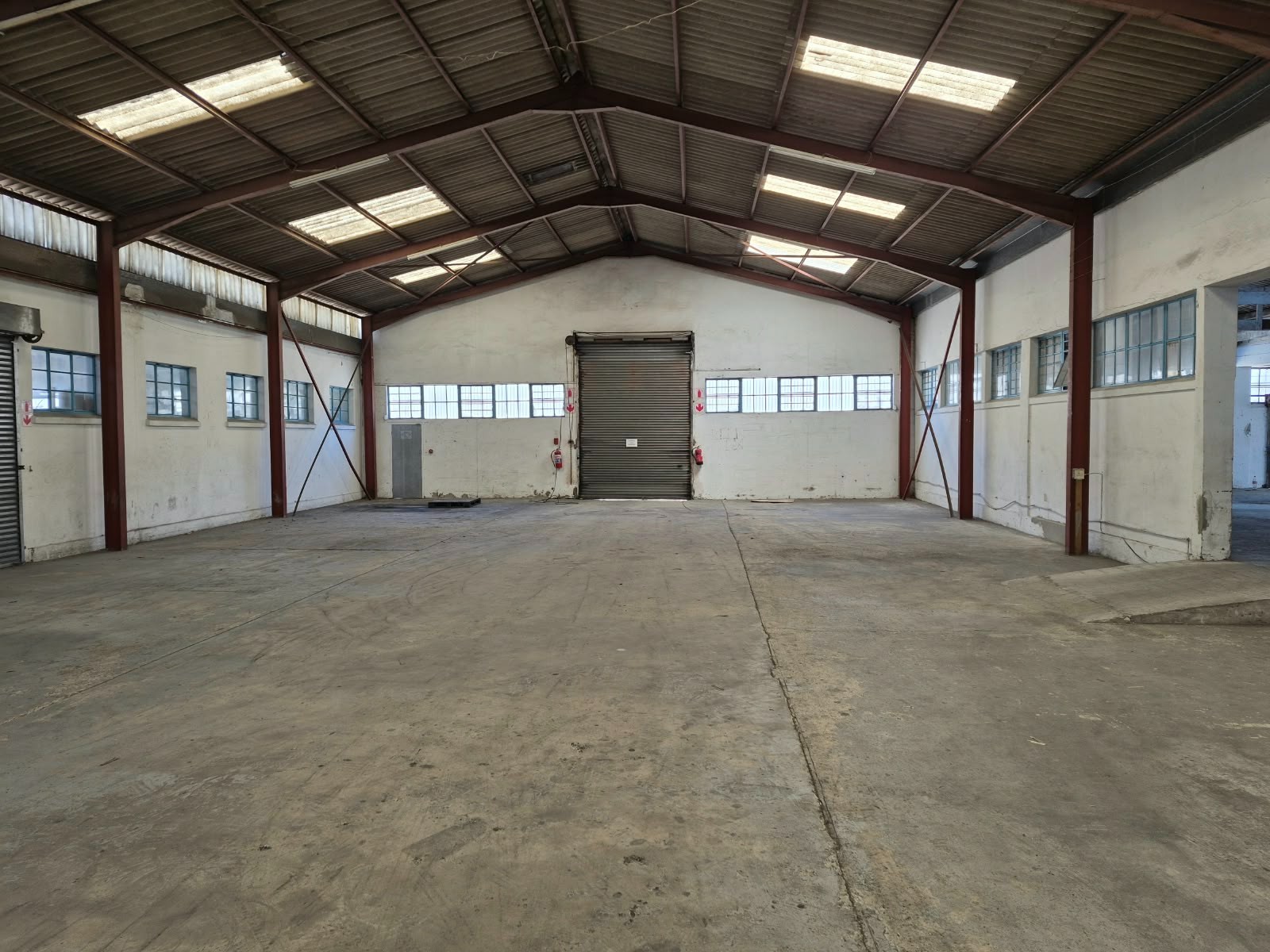 Warehouse for rent in Deal Party, Port Elizabeth, 134 Burman Road, Deal Party, Port Elizabeth, Eastern Cape, 927 m²