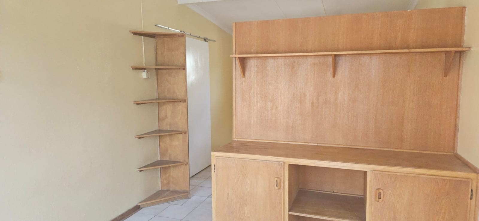 Apartment for rent in Beaconsfield, Kimberley, 762 m²