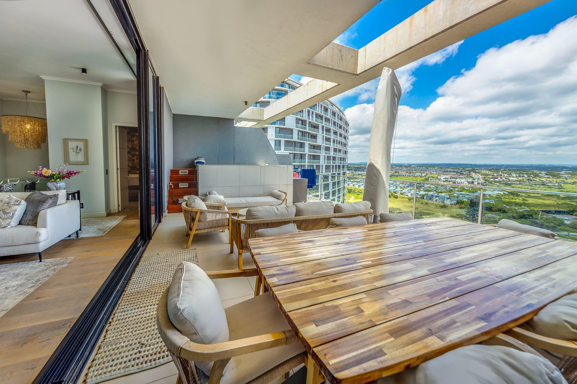 Apartment for sale in Waterfall, Midrand, 152 m²