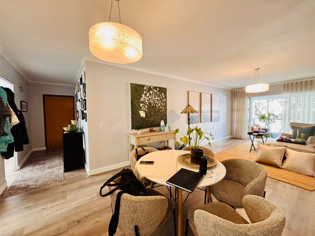 Apartment for rent in Sea Point, Cape Town, 122 m²