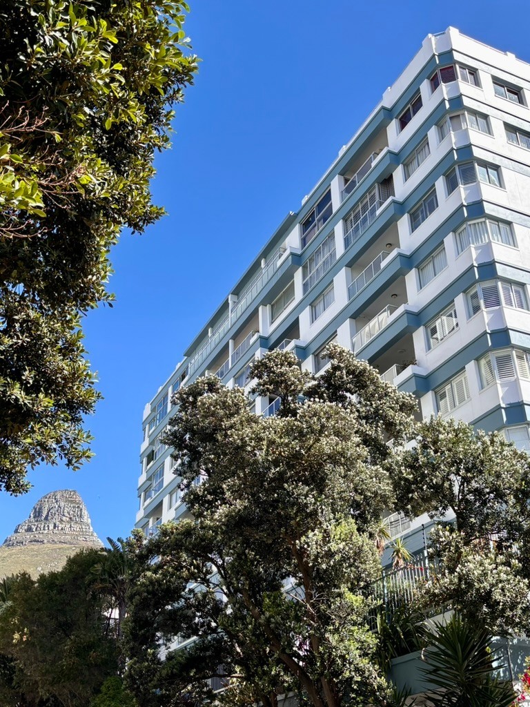 Apartment for rent in Sea Point, Cape Town, 122 m²