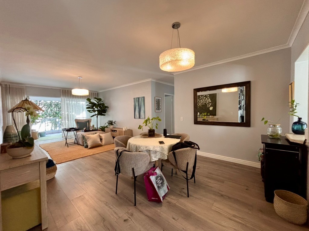 Apartment for rent in Sea Point, Cape Town, 122 m²