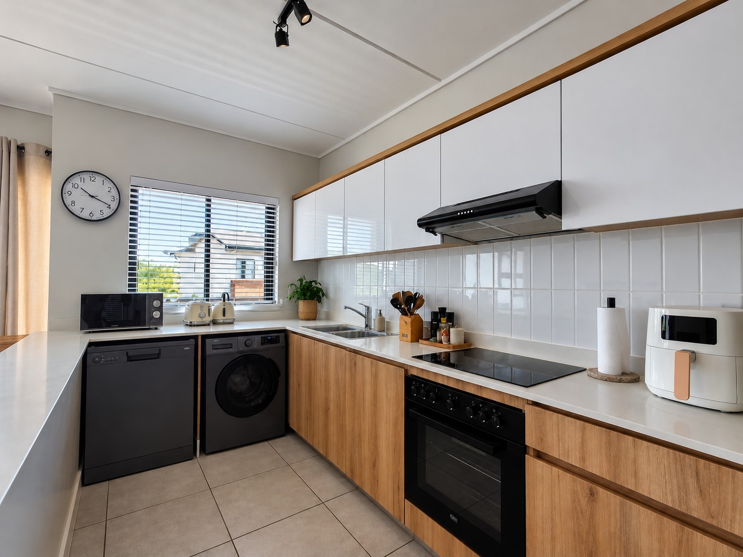 Apartment for sale in Ballito Central, Ballito, KwaZulu Natal, 101 m²