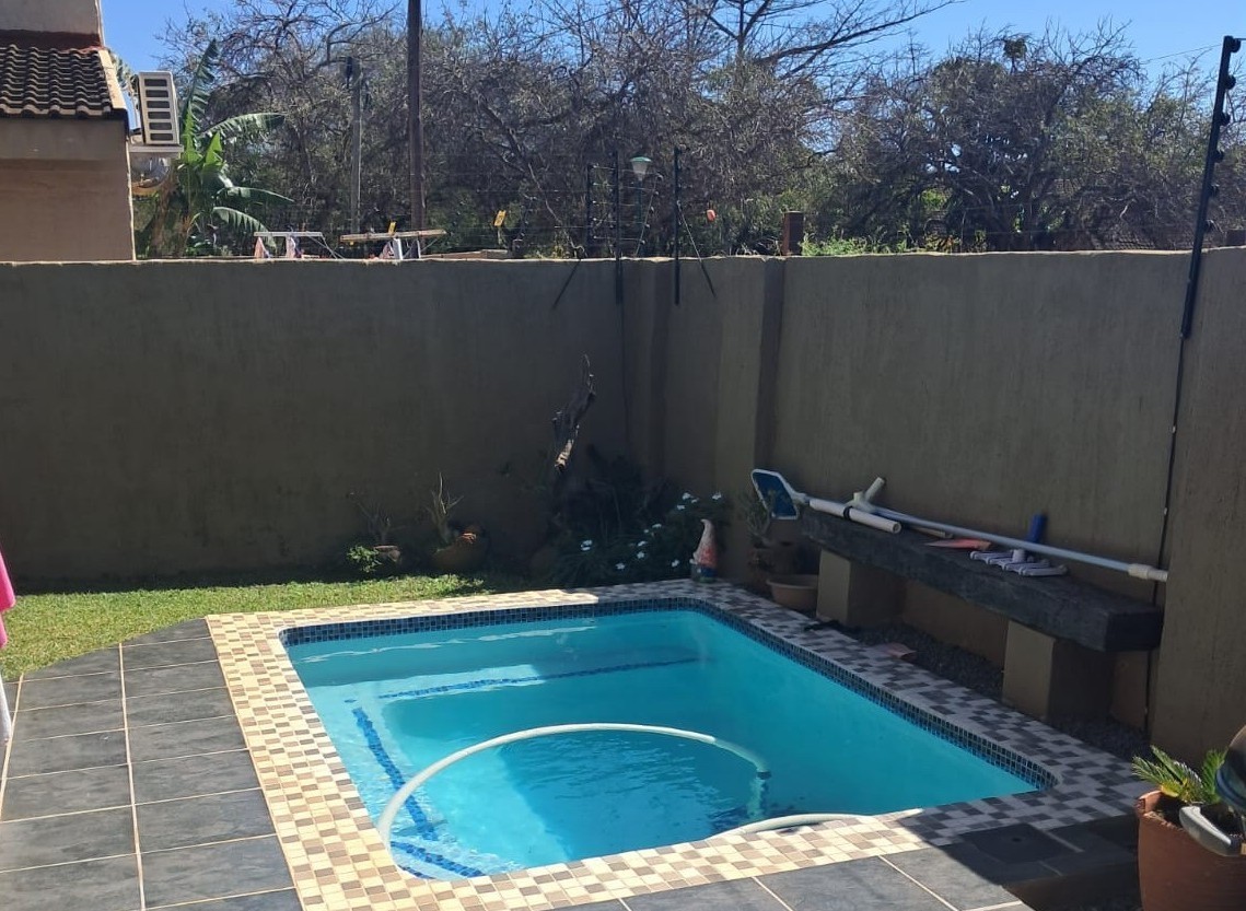 House for sale in Komatipoort, 164 m²