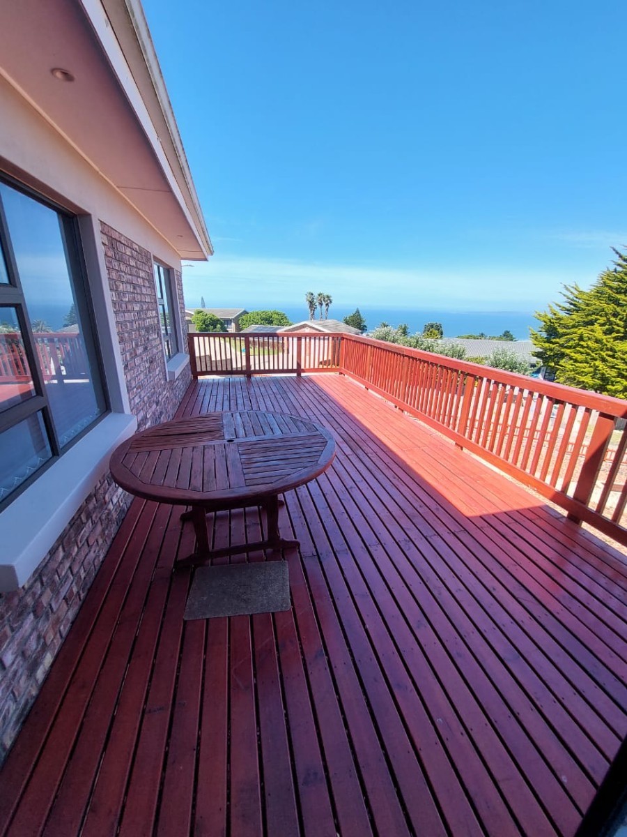 House for sale in Dana Bay, Mossel Bay, 190 m²