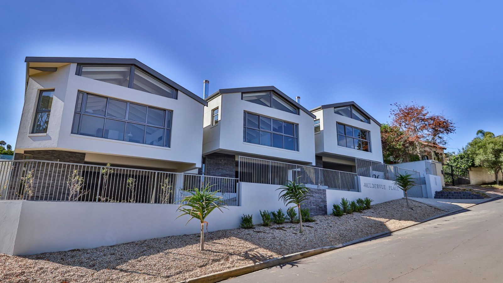 Duplex for sale in Heldervue, Somerset West, 215 m²