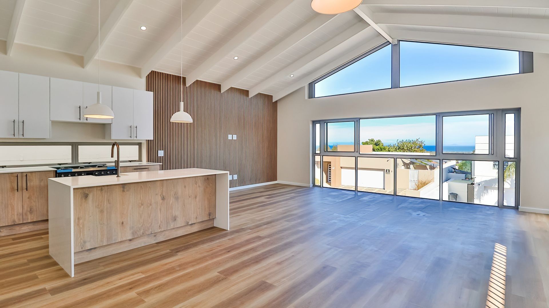 Duplex for sale in Heldervue, Somerset West, 215 m²