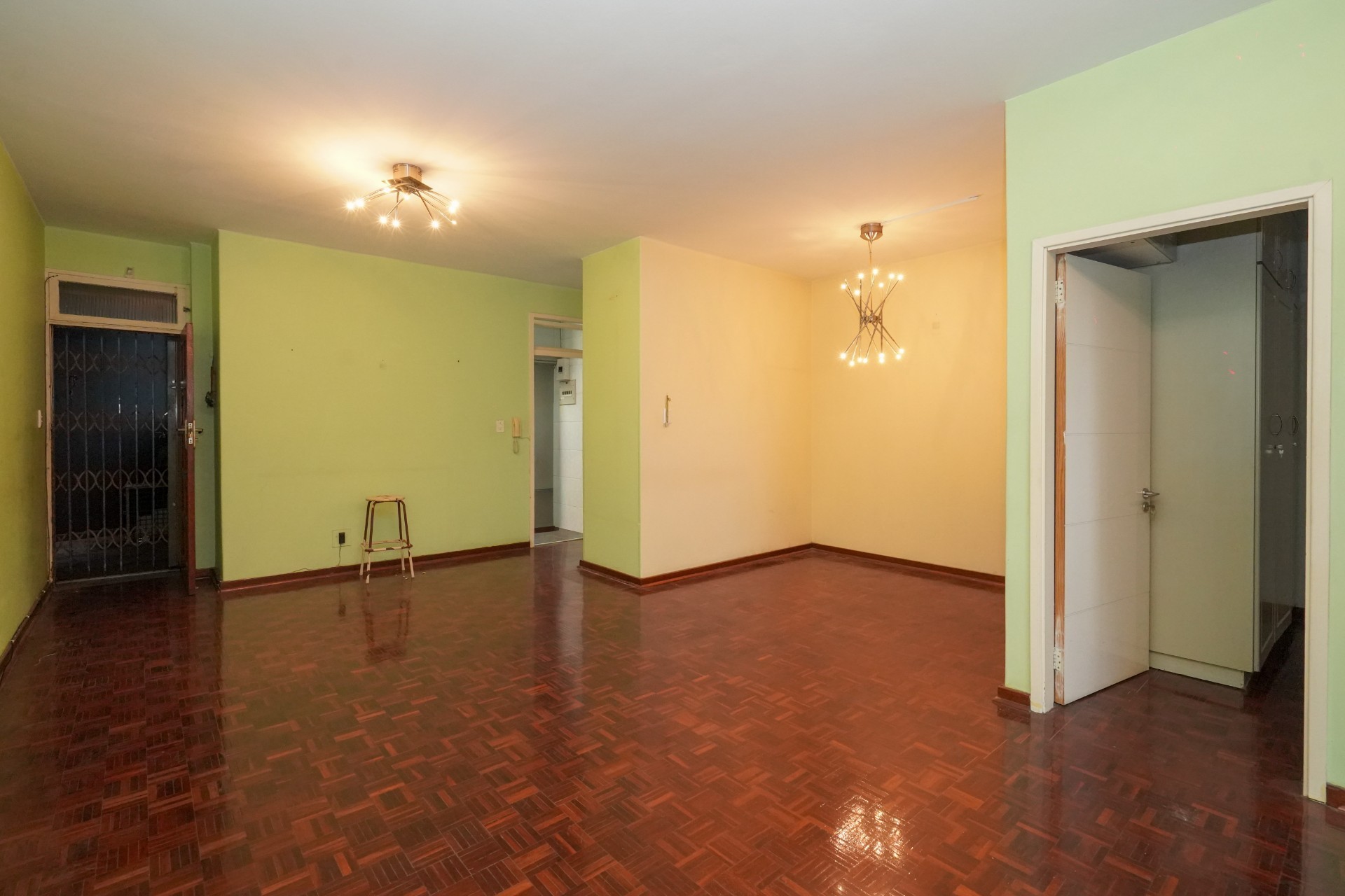 Apartment for sale in North Beach, Durban, KwaZulu Natal, 118 m²