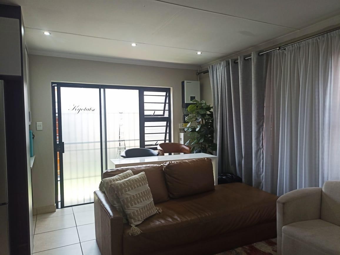 Apartment for rent in Leopard's Rest Security Estate, Albertsdal, Alberton