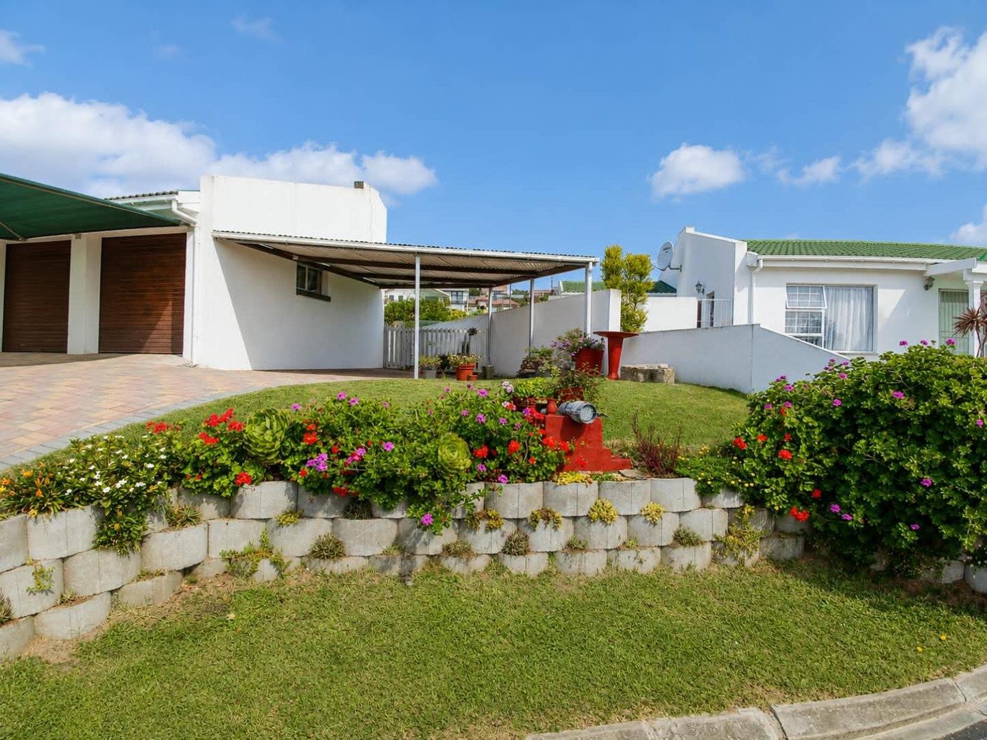 House for sale in Fraaiuitsig, Klein Brak Rivier, 152 m²