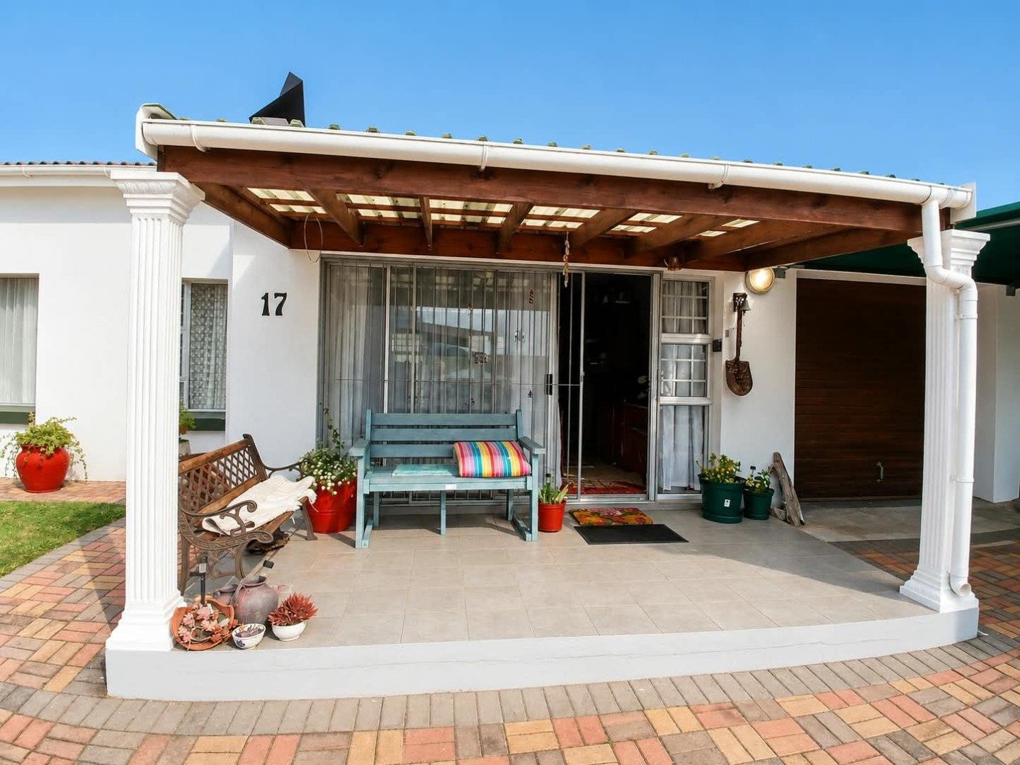 House for sale in Fraaiuitsig, Klein Brak Rivier, 152 m²