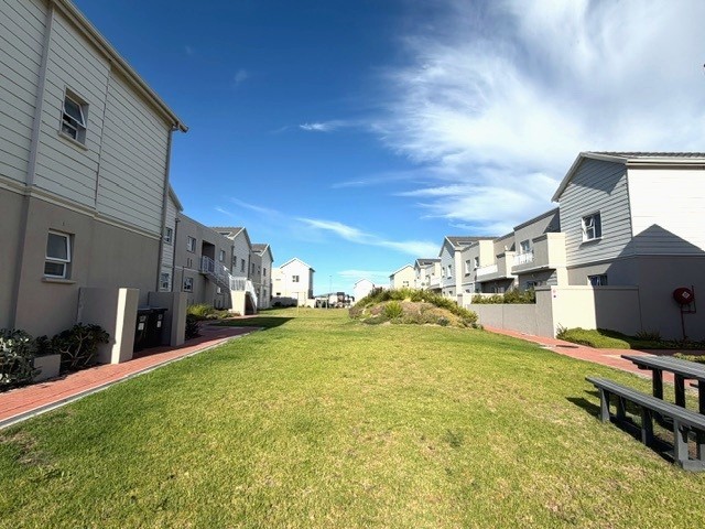 Apartment for sale in Sunningdale, Blouberg, 58 m²