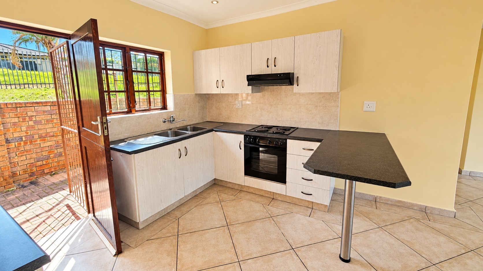 Townhouse for sale in Margate, KwaZulu Natal, 163 m²