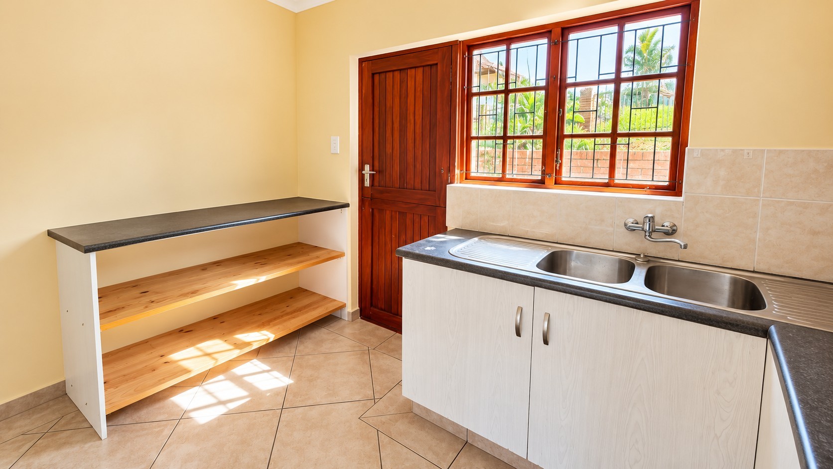 Townhouse for sale in Margate, KwaZulu Natal, 163 m²