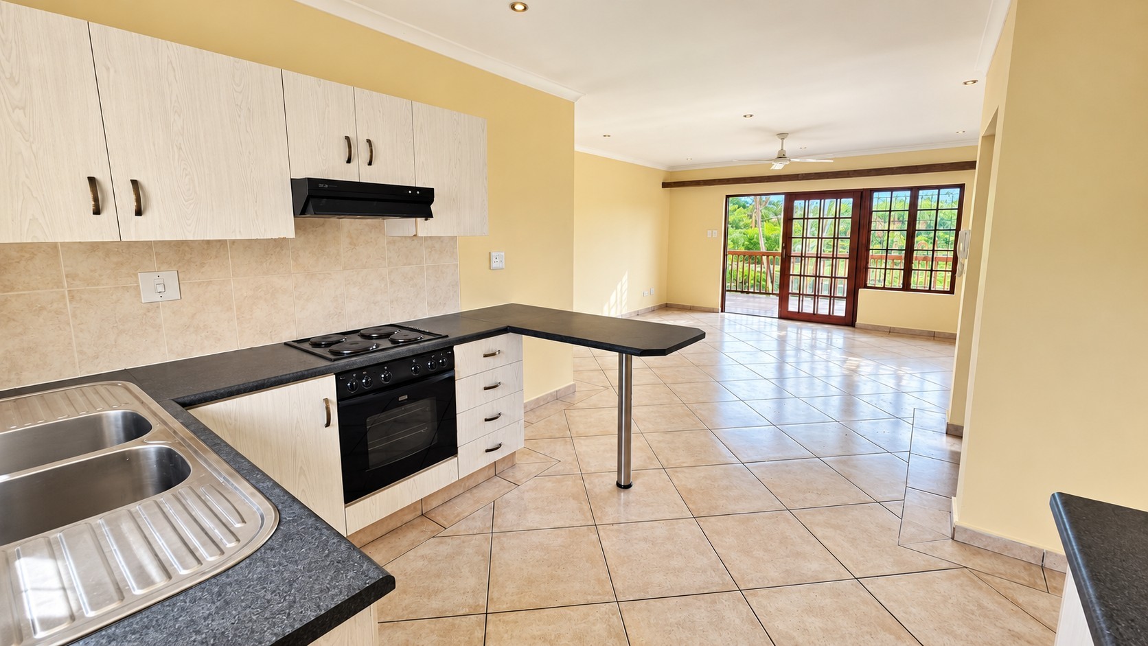 Townhouse for sale in Margate, KwaZulu Natal, 163 m²