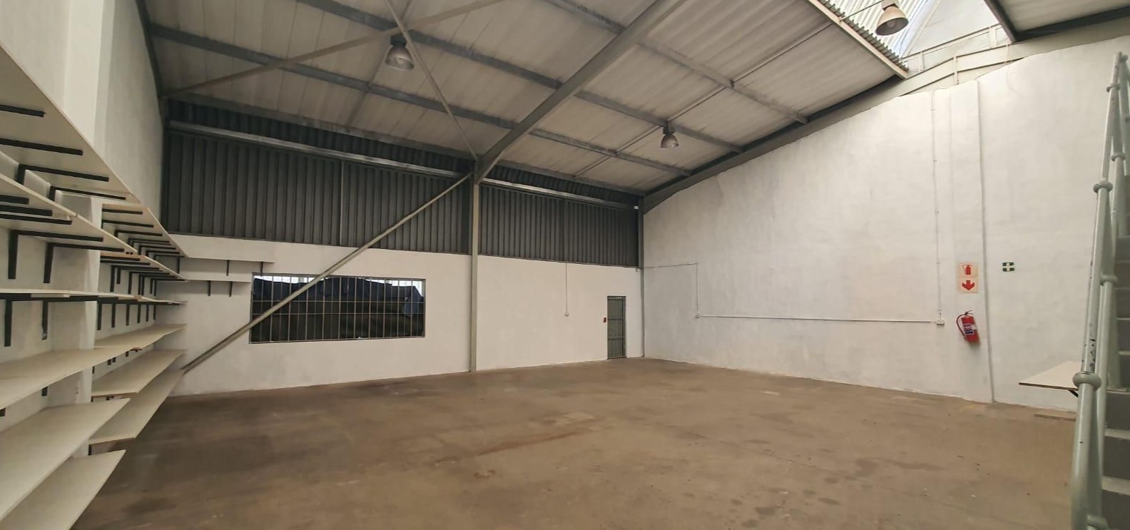 Warehouse for rent in Westmead, Pinetown, KwaZulu Natal, 250 m²