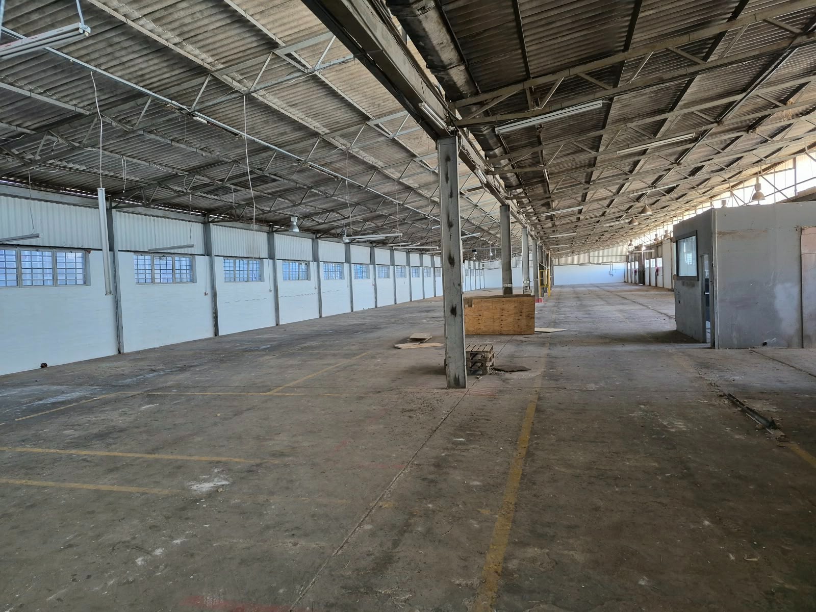 Warehouse for rent in Deal Party, Port Elizabeth, 3600 m²