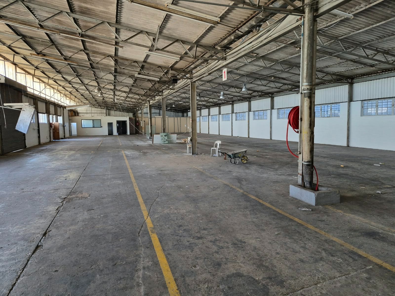 Warehouse for rent in Deal Party, Port Elizabeth, 3600 m²