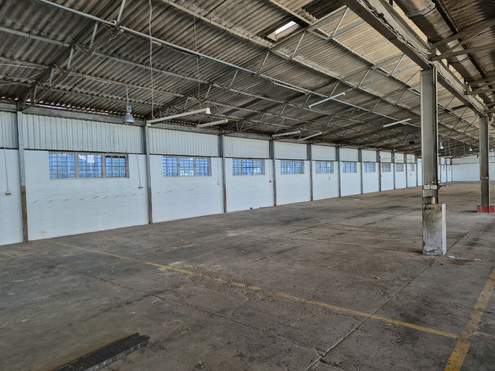 Warehouse for rent in Deal Party, Port Elizabeth, 3600 m²