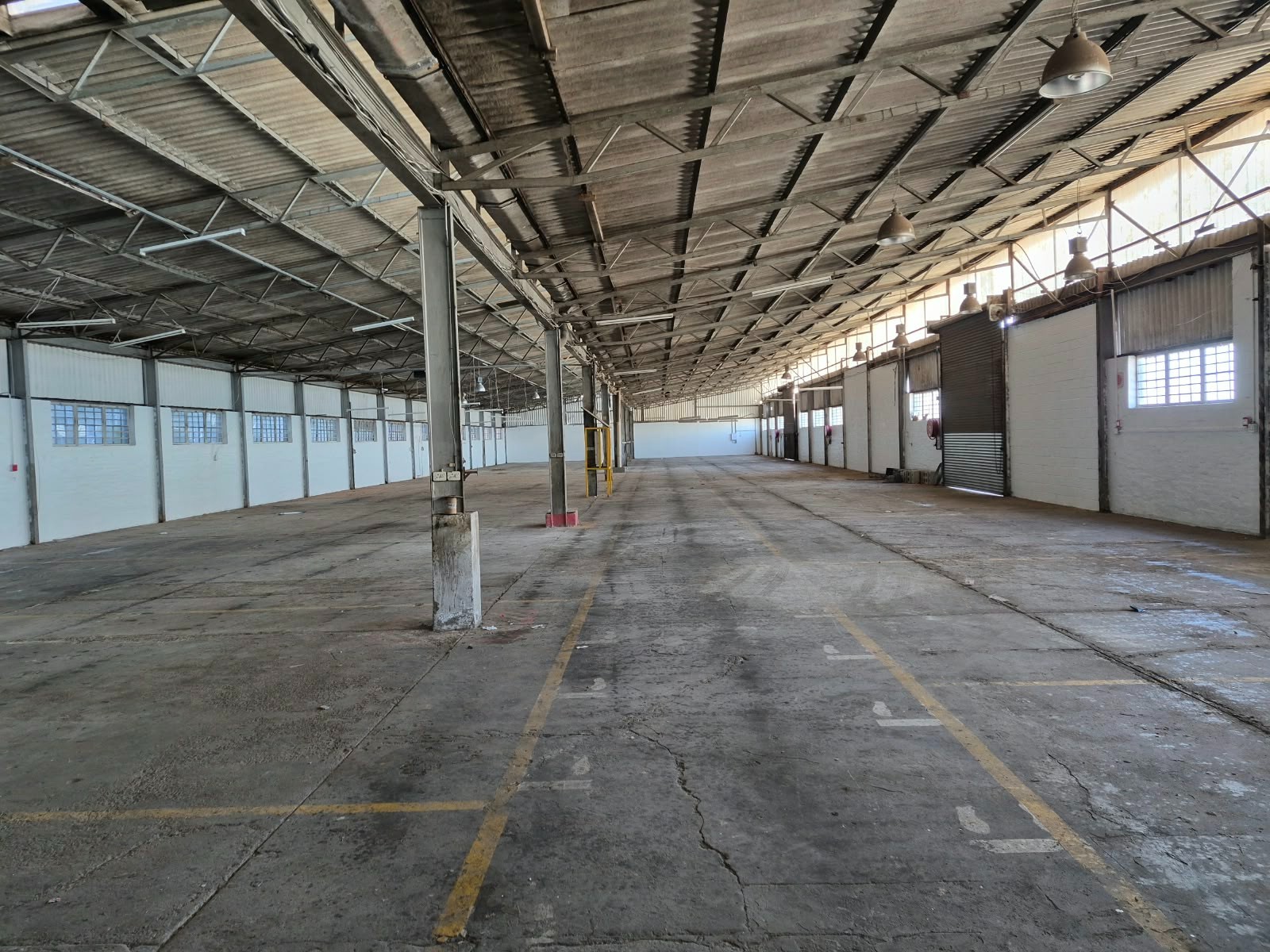 Warehouse for rent in Deal Party, Port Elizabeth, 3600 m²