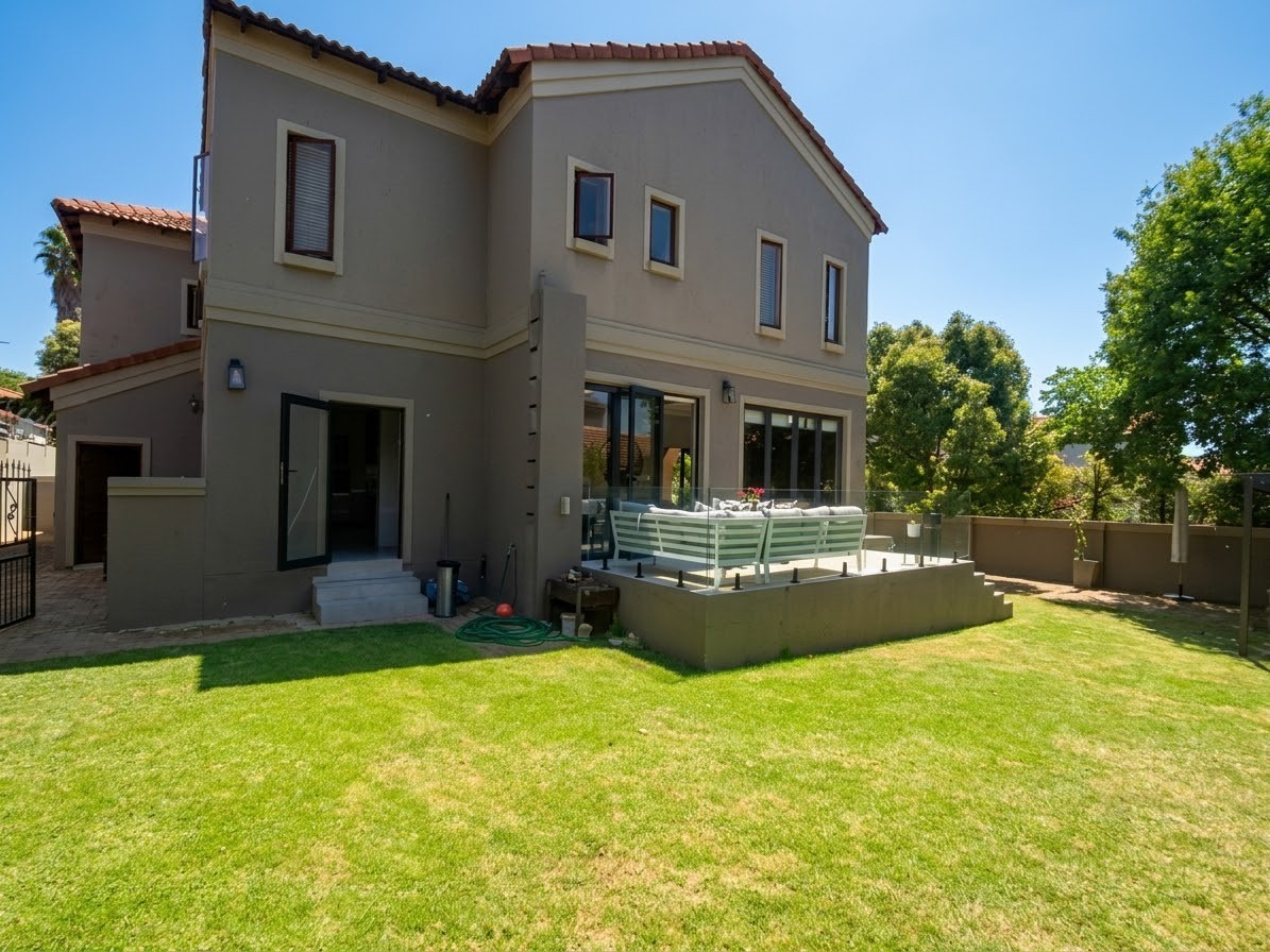 House for sale in Broadacres, Sandton, 260 m²