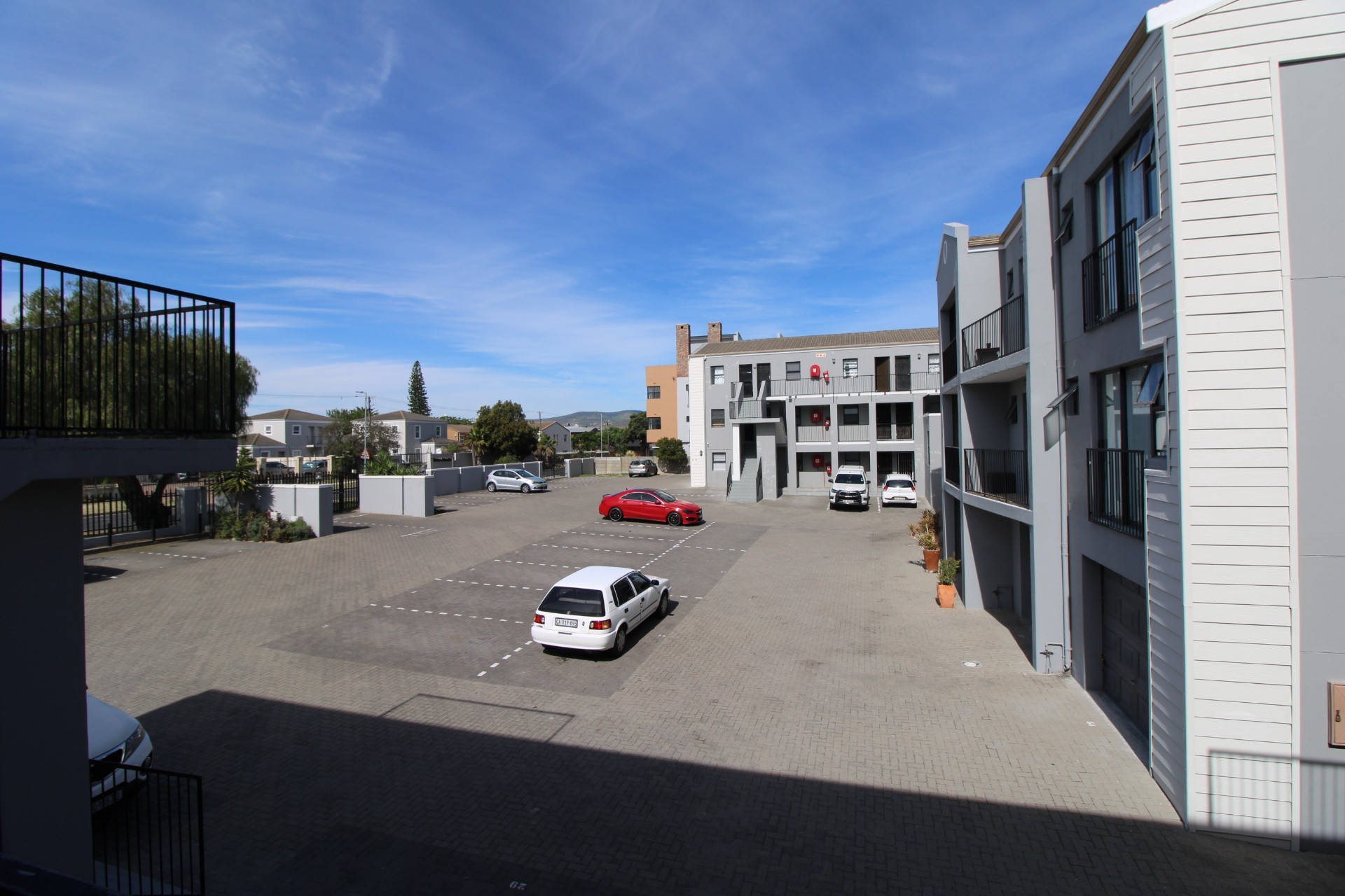 Apartment for sale in Table View, Blouberg, 34 m²