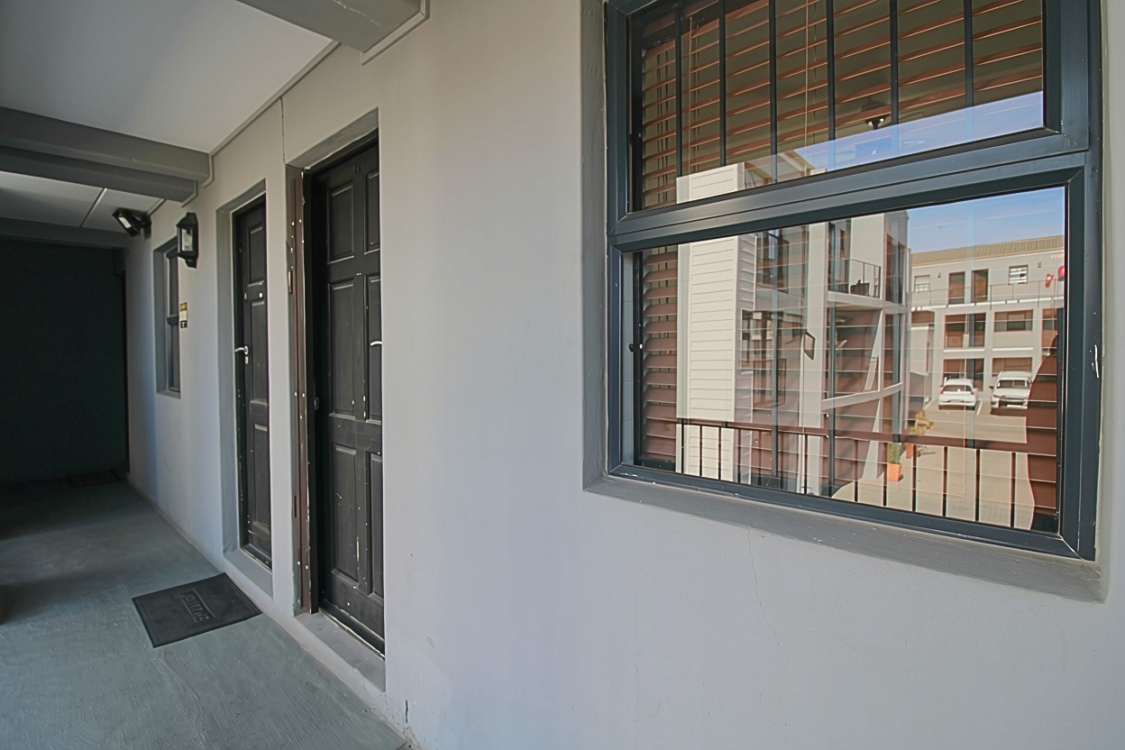 Apartment for sale in Table View, Blouberg, 34 m²