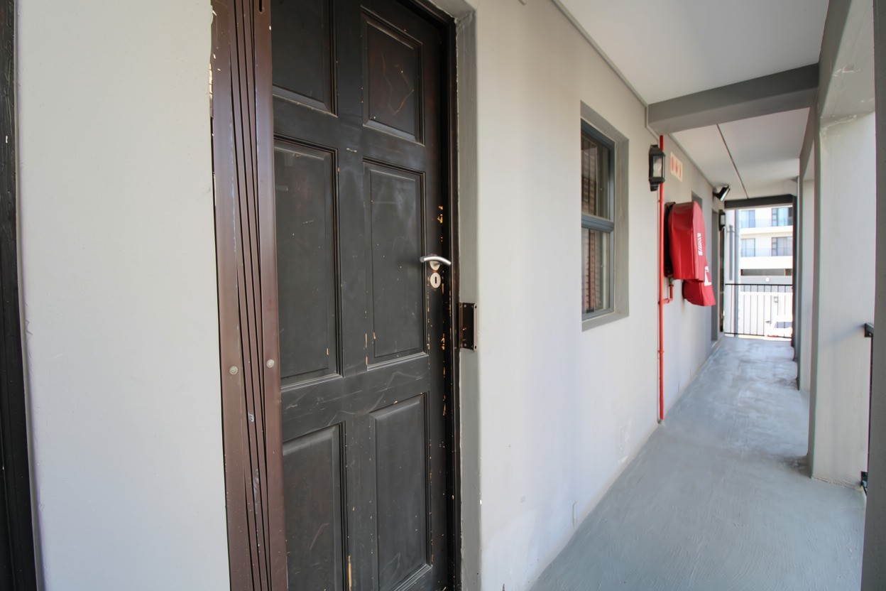 Apartment for sale in Table View, Blouberg, 34 m²