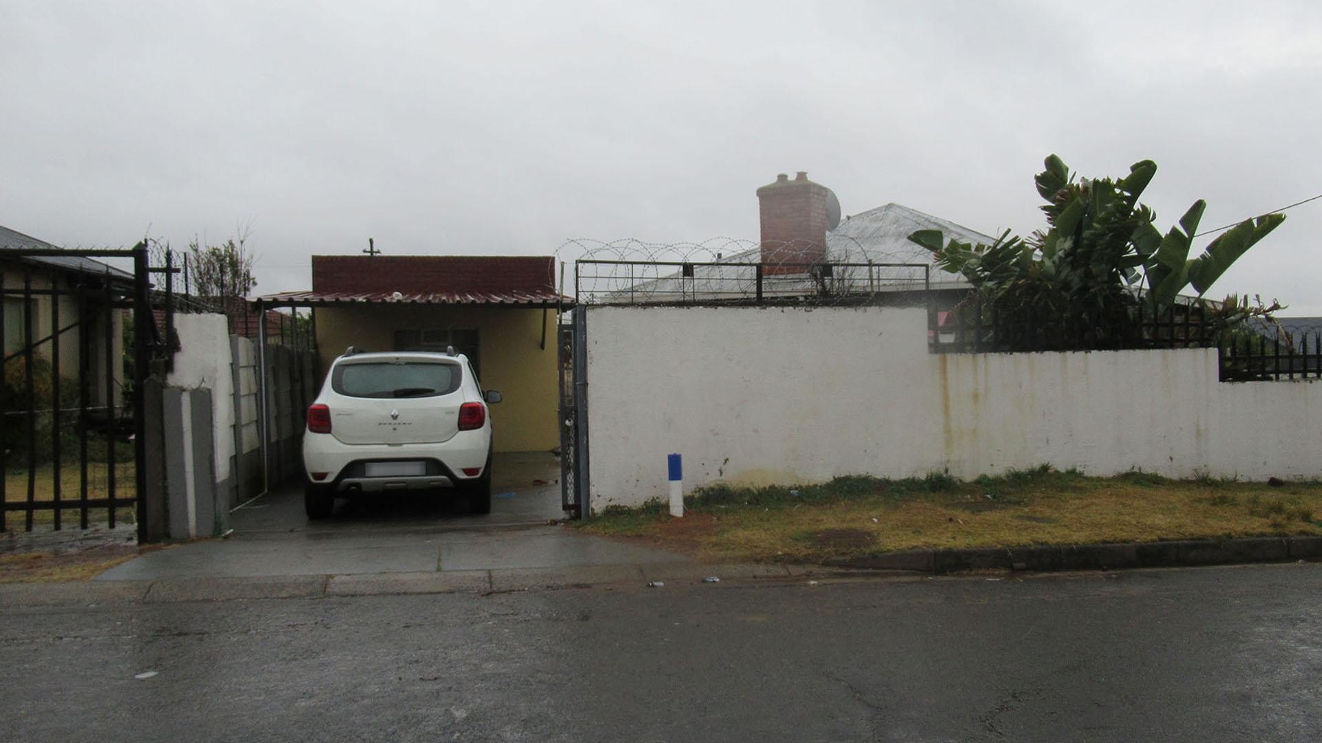 House for sale in South Hills, Johannesburg, 240 m²