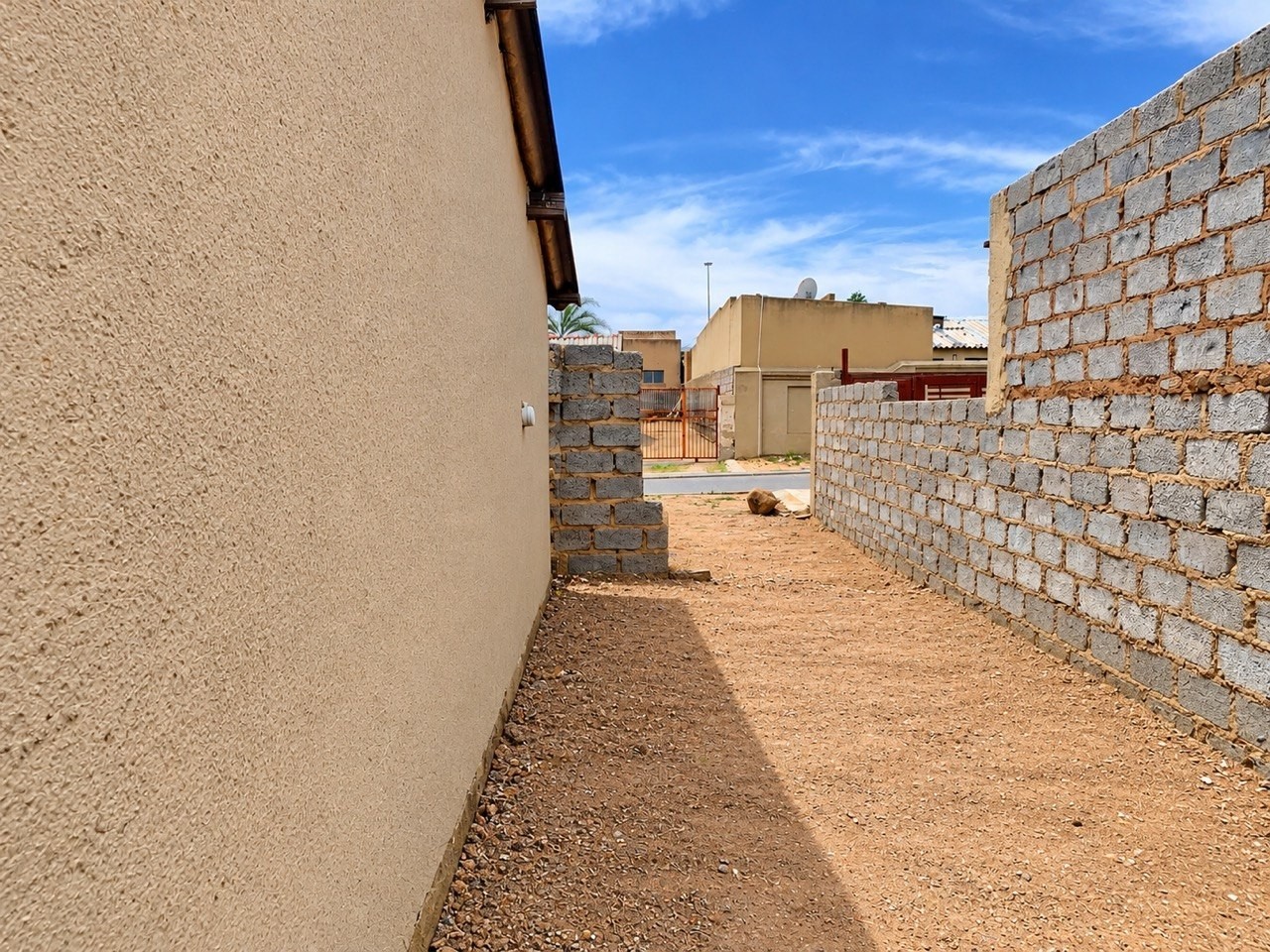 House for sale in Esiziba, Tembisa, 87 m²