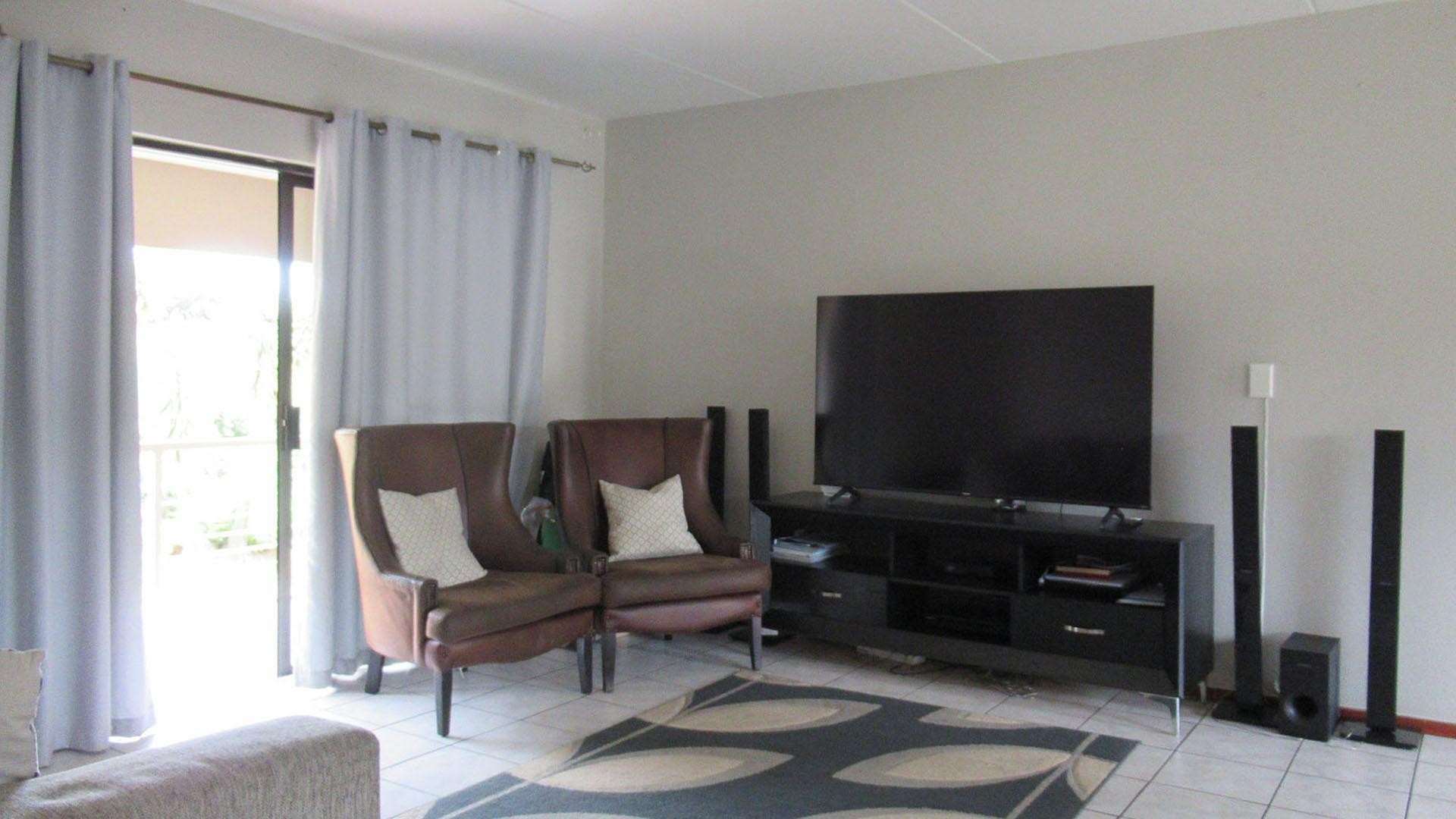 Apartment for sale in Winchester Hills, Johannesburg, 88 m²