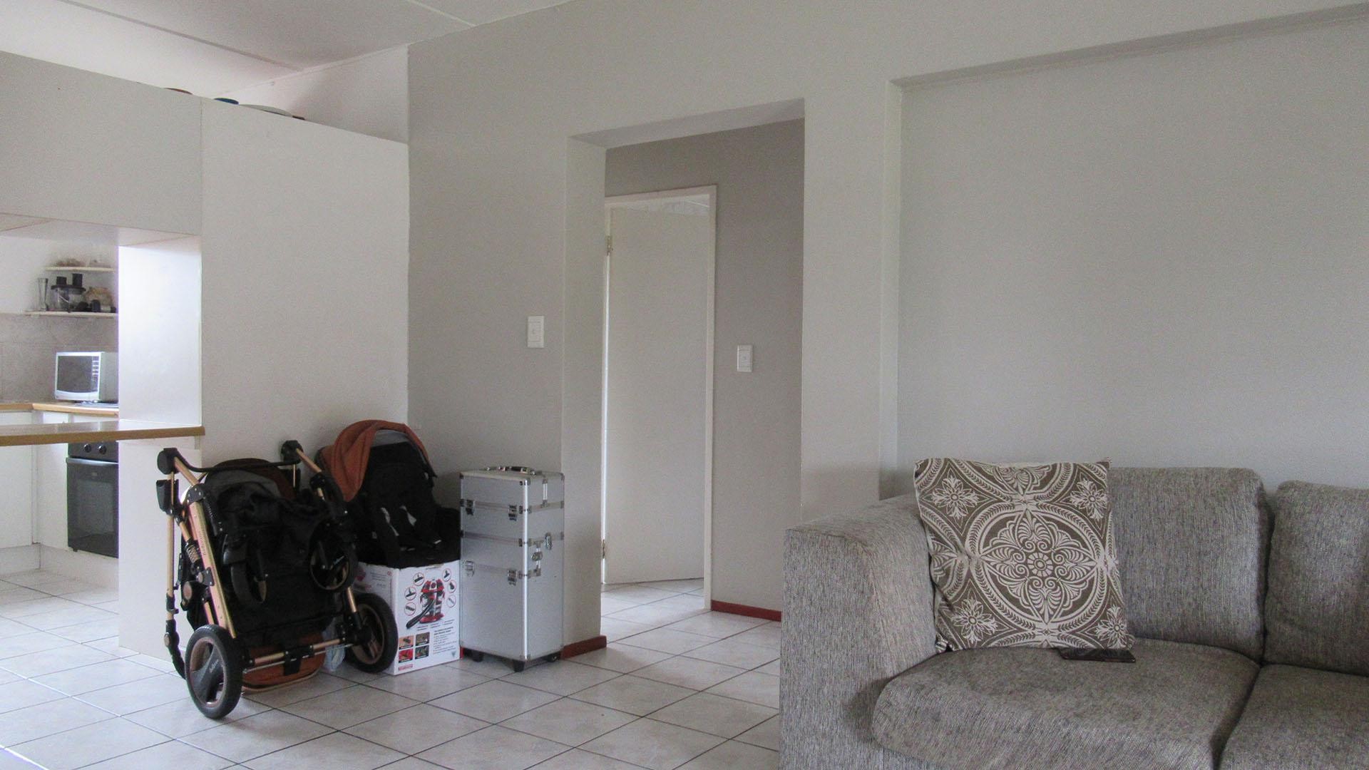 Apartment for sale in Winchester Hills, Johannesburg, 88 m²