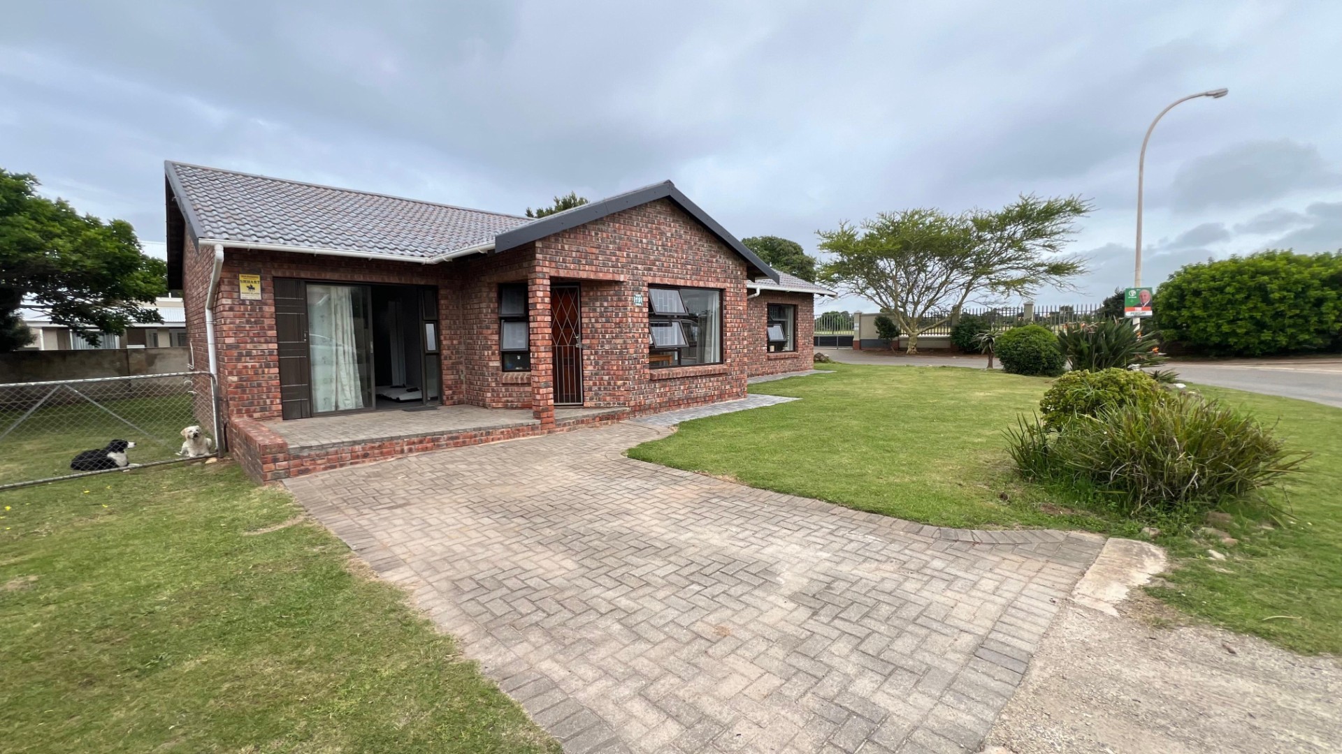 House for sale in Wavecrest, Jeffreys Bay, 732 m²