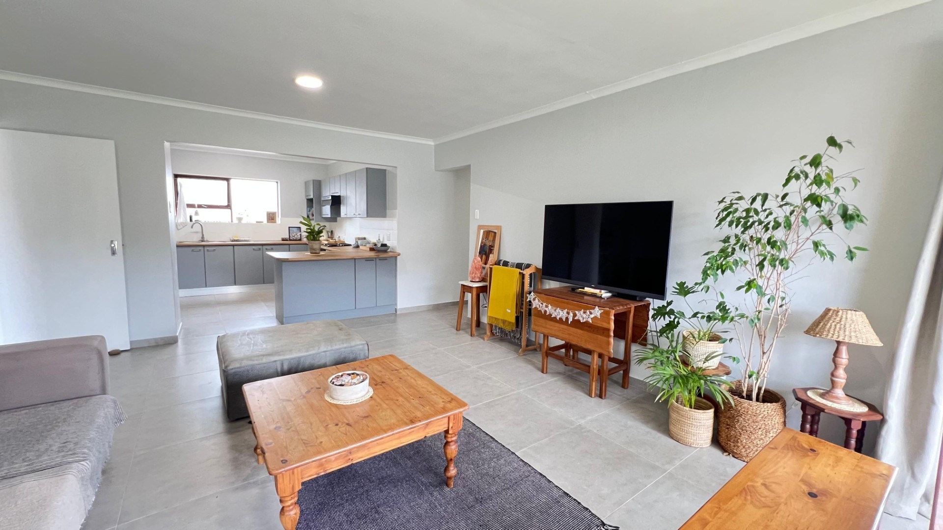 House for sale in Wavecrest, Jeffreys Bay, 732 m²