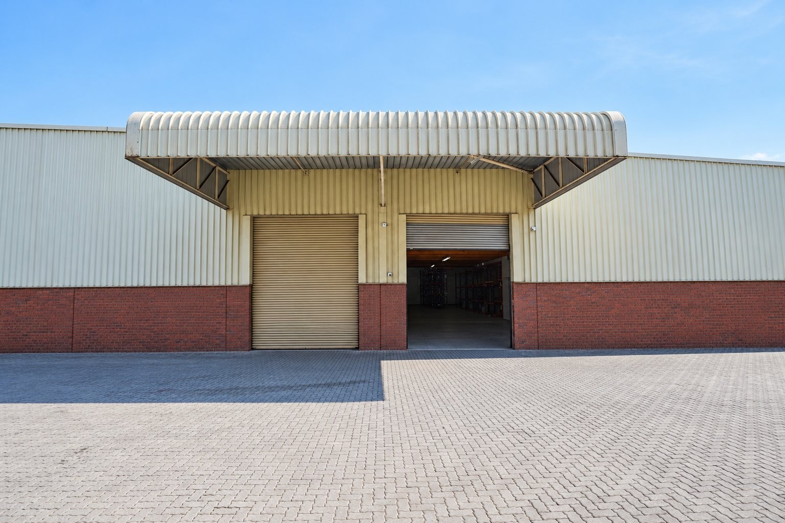 Commercial Property for rent in Honeydew, Roodepoort, 4060 m²