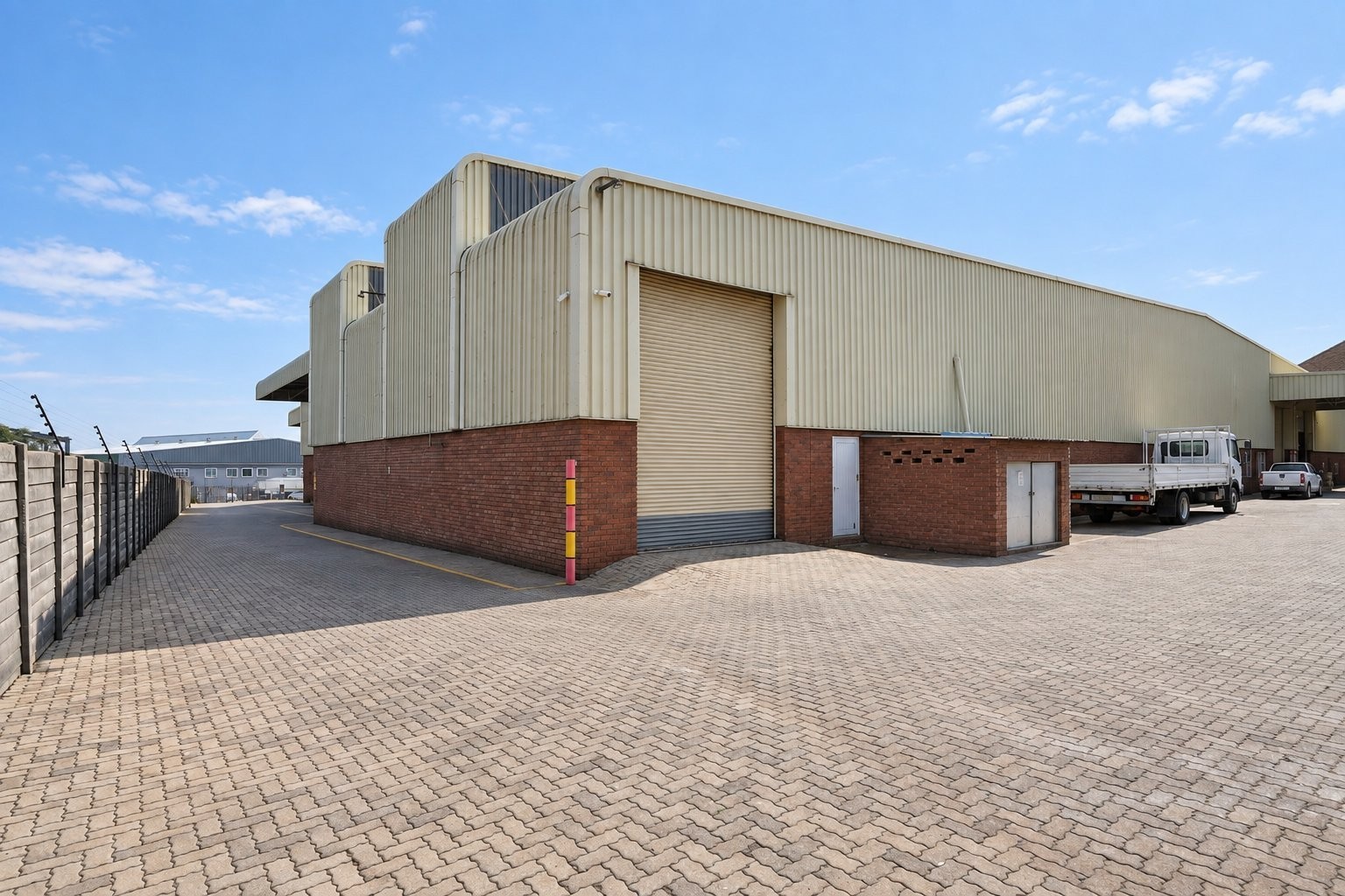 Commercial Property for rent in Honeydew, Roodepoort, 4060 m²