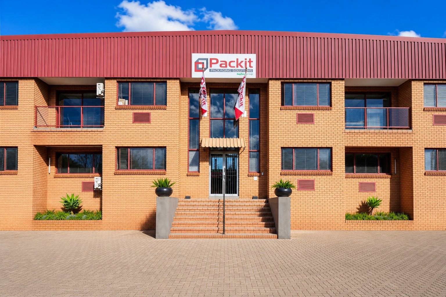 Commercial Property for rent in Honeydew, Roodepoort, 2148 m²