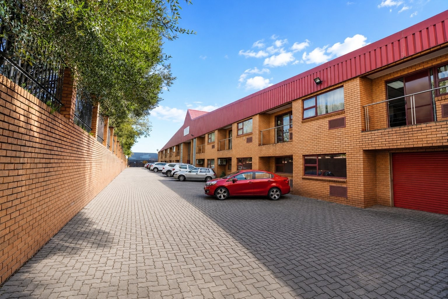 Commercial Property for rent in Honeydew Ridge, Roodepoort, 5358 m²