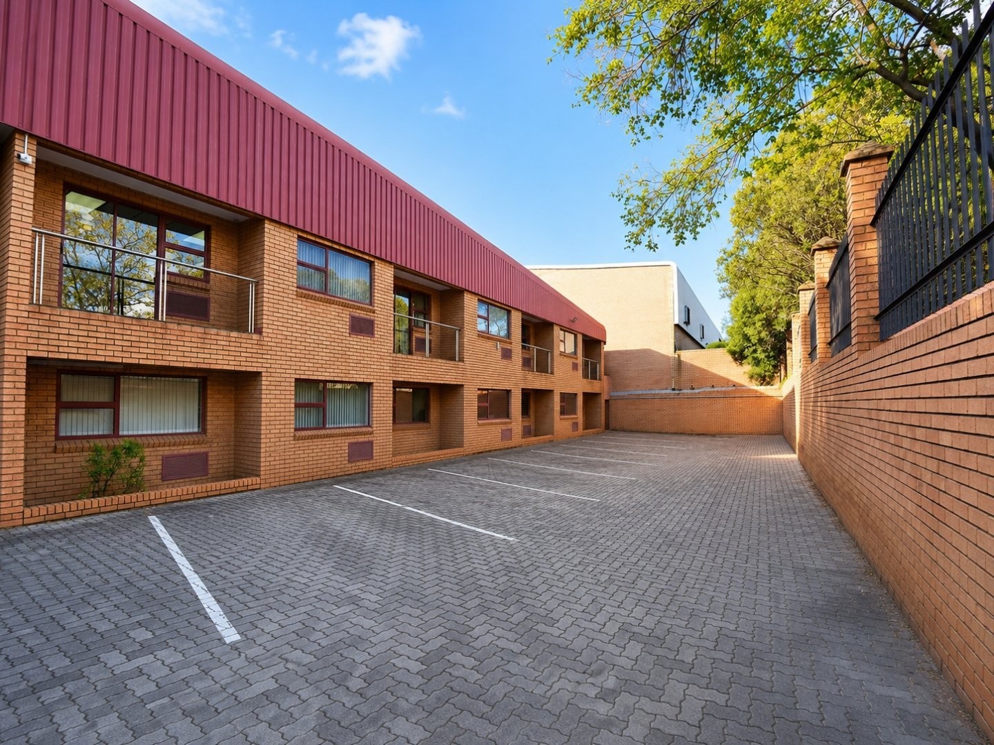 Commercial Property for rent in Honeydew Ridge, Roodepoort, 5358 m²
